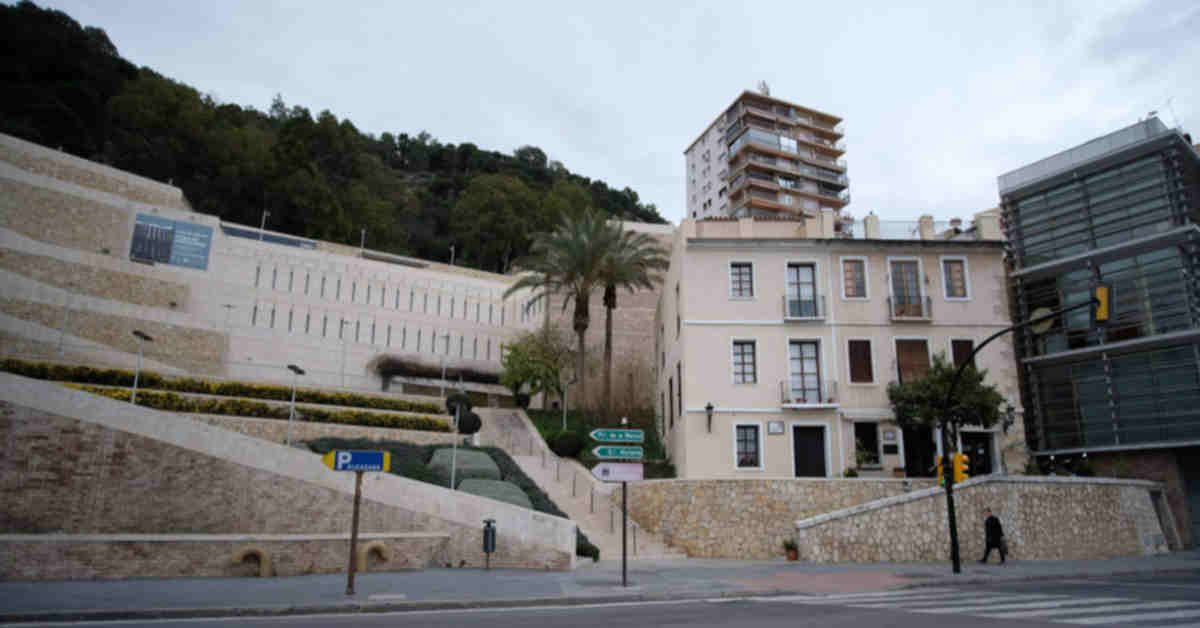 ruta guiada cuesta de la coracha malaga