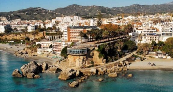 Escapada a Nerja desde Málaga Escapada a Nerja desde Málaga
